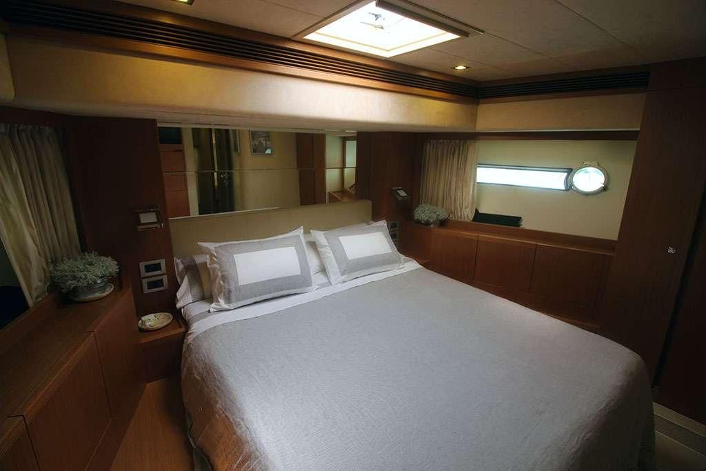 2006 Ferretti Yachts 78 