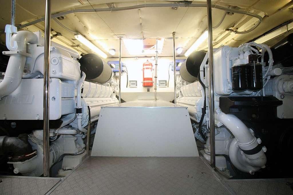 2006 Ferretti Yachts 78 
