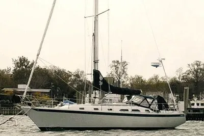 Ericson 380 Sloop - Pacific Seacraft