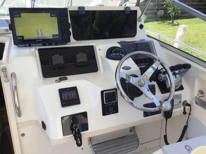 Squall Yacht Photos Pics 