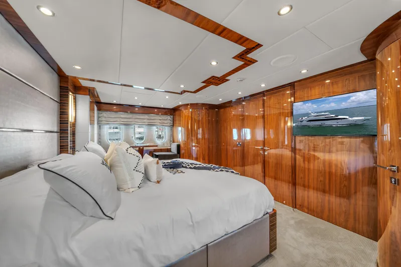  Yacht Photos Pics 101' Hargrave