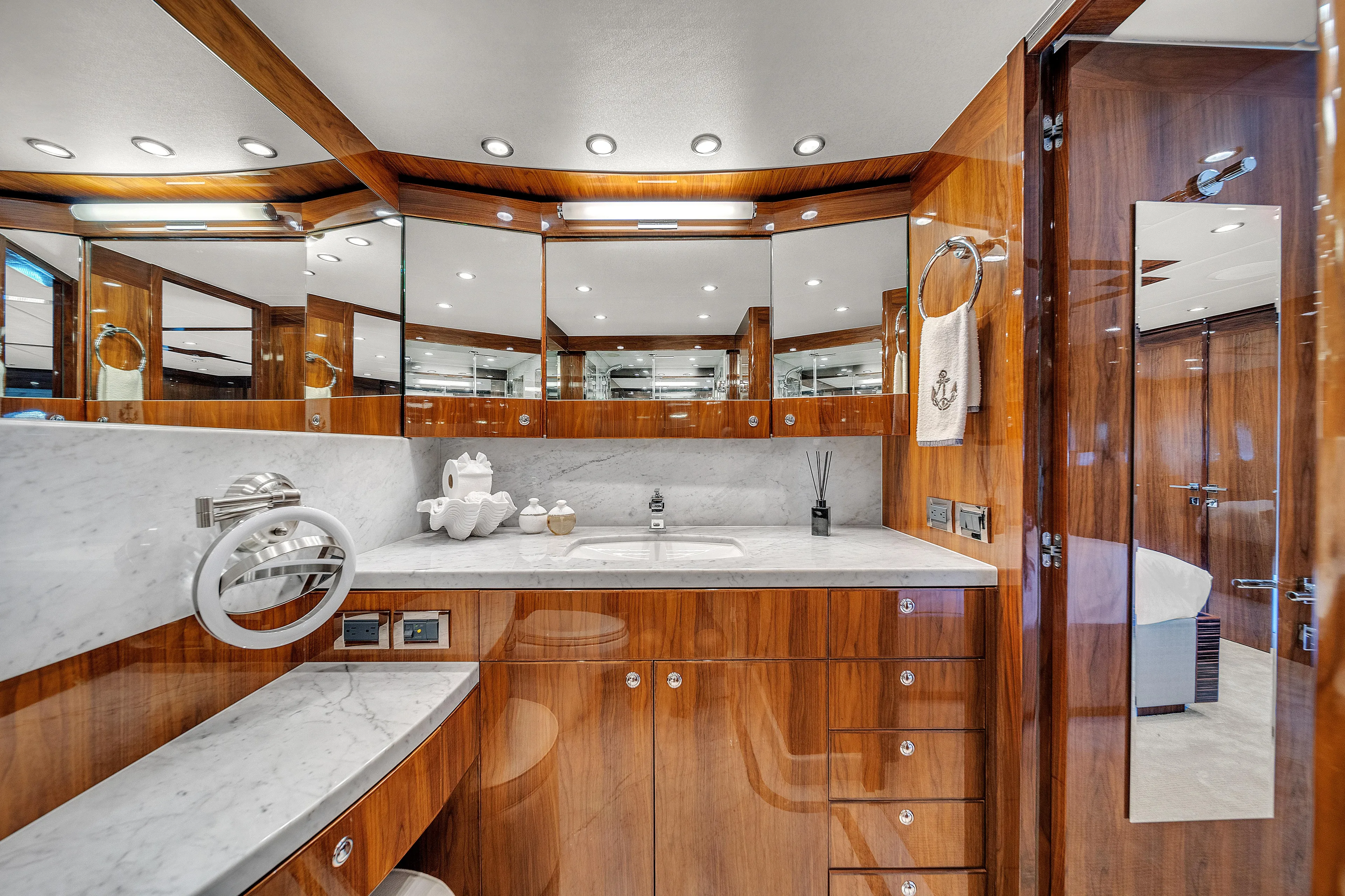  Yacht Photos Pics 101' Hargrave