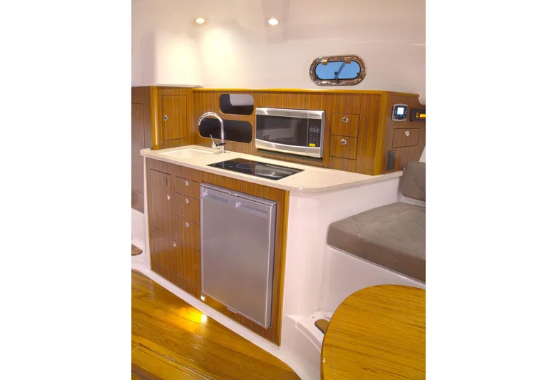  Yacht Photos Pics Manufacturer Provided Image