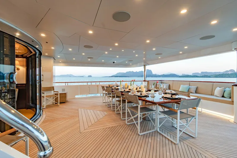 Sapphire Yacht Photos Pics 