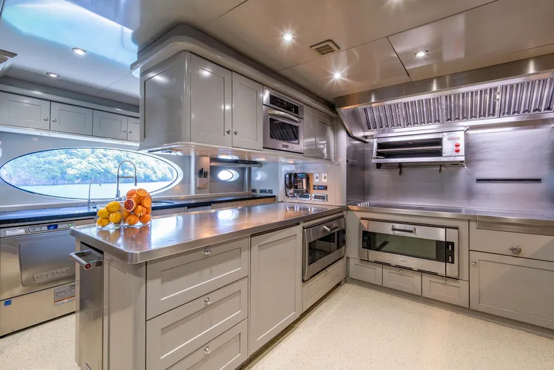 Sapphire Yacht Photos Pics 