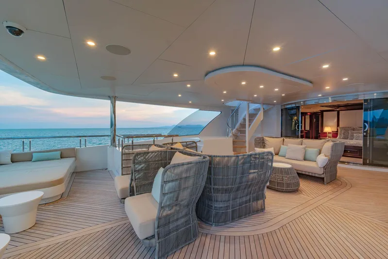 Sapphire Yacht Photos Pics 