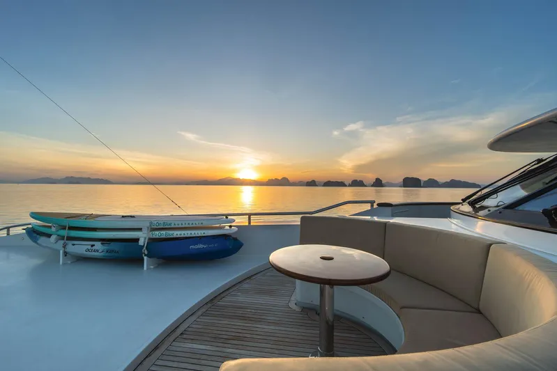 Sapphire Yacht Photos Pics 