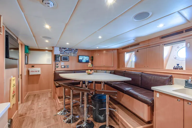 Sapphire Yacht Photos Pics 