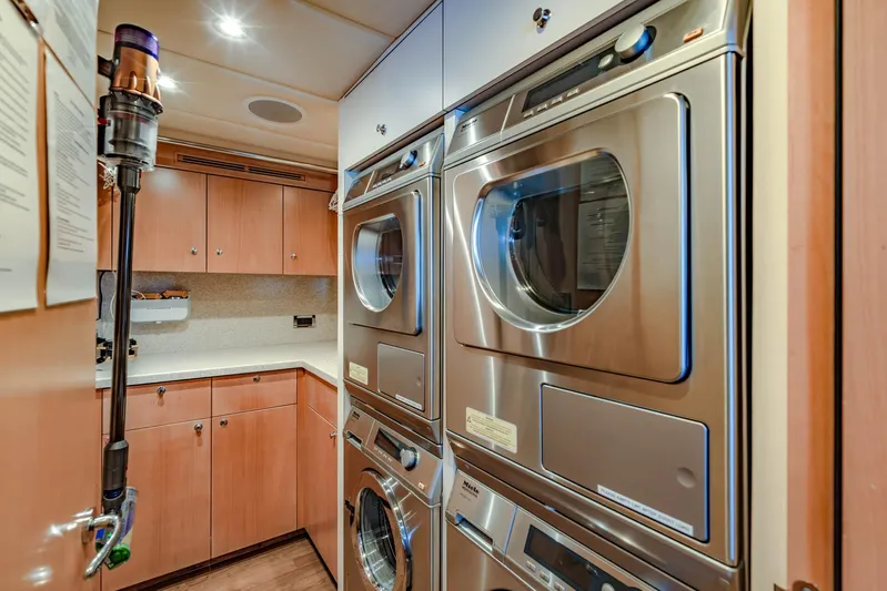 Sapphire Yacht Photos Pics 