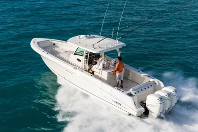 2015 Boston Whaler 350 Outrage