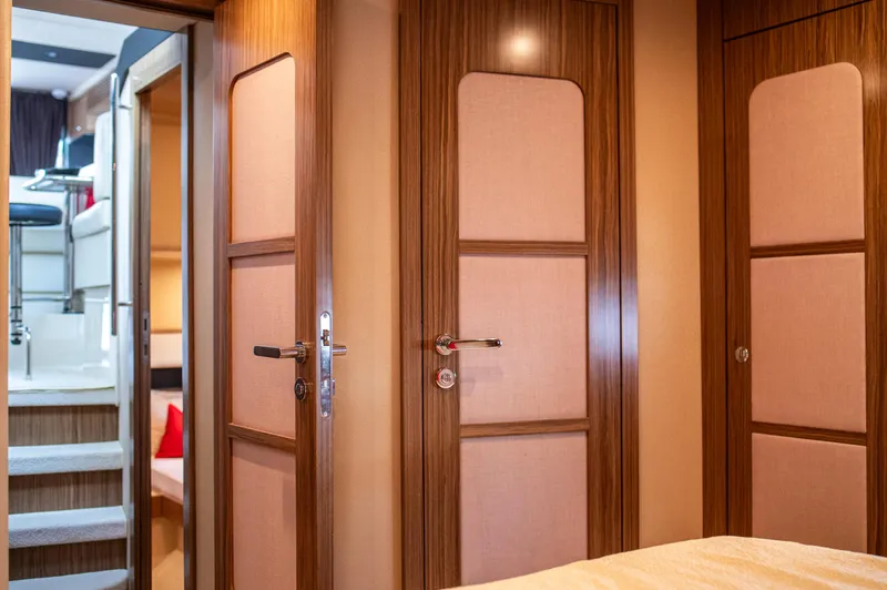 Fat Bob Yacht Photos Pics 