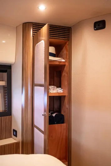 Fat Bob Yacht Photos Pics 