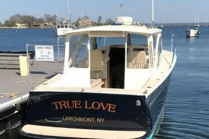 True Love Yacht Photos Pics 2009 MJM 29z Express boat named "True Love" docked in Larchmont, NY.