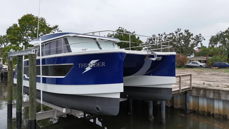 Thunder Yacht Photos Pics 