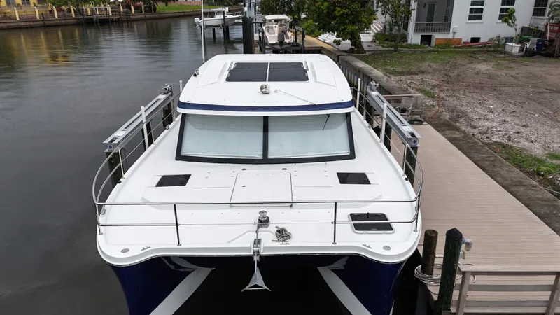 Thunder Yacht Photos Pics 