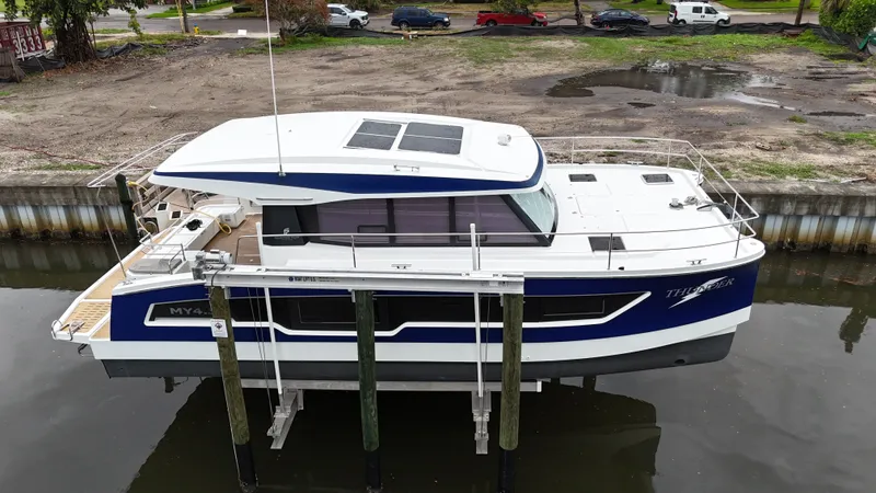 Thunder Yacht Photos Pics 