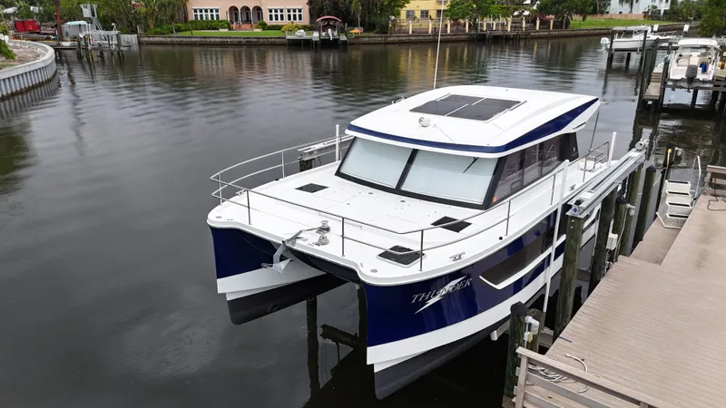 Thunder Yacht Photos Pics 