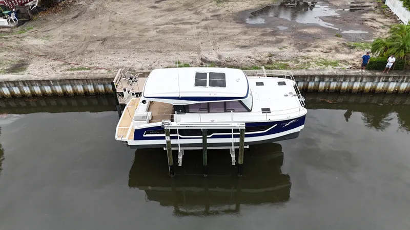 Thunder Yacht Photos Pics 