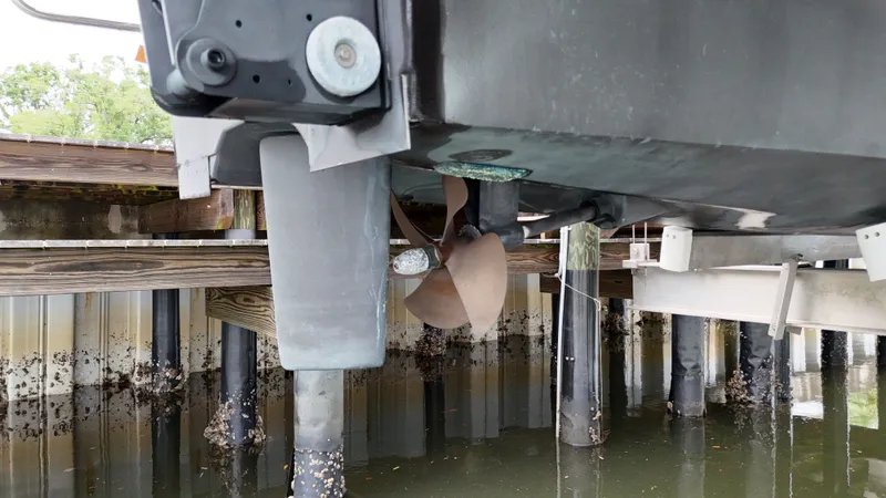 Thunder Yacht Photos Pics 