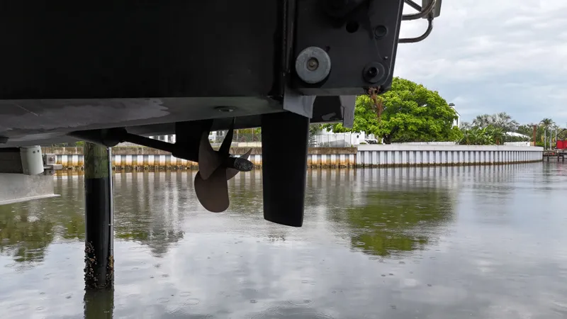 Thunder Yacht Photos Pics 