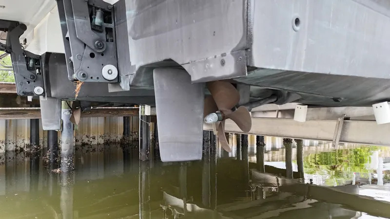 Thunder Yacht Photos Pics 