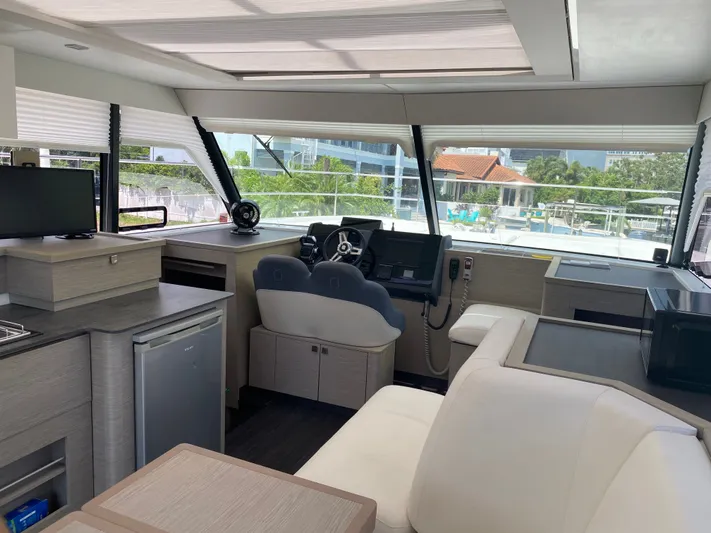 Thunder Yacht Photos Pics 