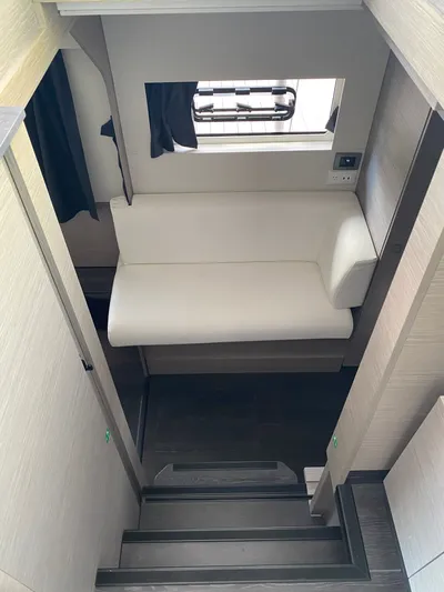 Thunder Yacht Photos Pics 