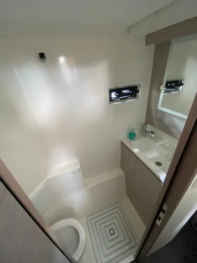 Thunder Yacht Photos Pics 