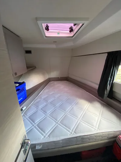 Thunder Yacht Photos Pics 