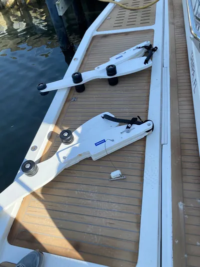 Thunder Yacht Photos Pics 