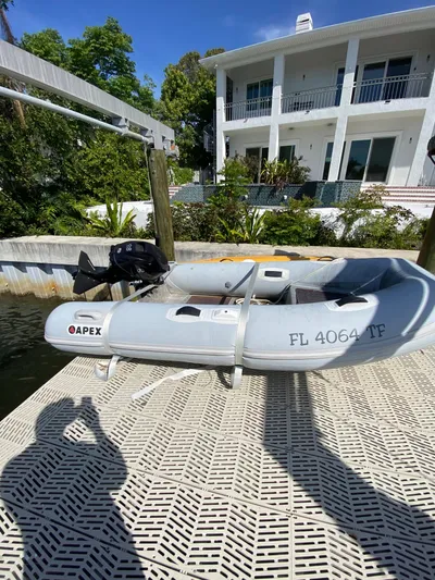 Thunder Yacht Photos Pics 