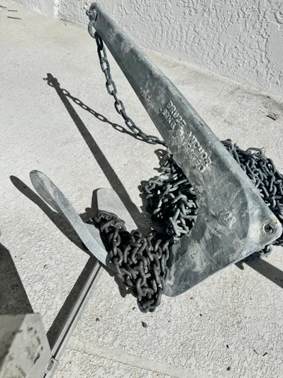 Thunder Yacht Photos Pics 