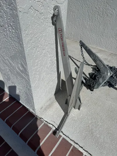 Thunder Yacht Photos Pics 