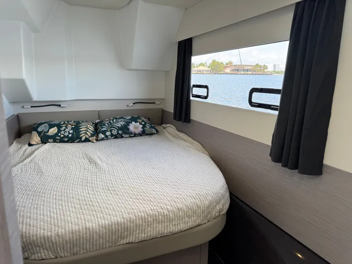 Bebe Yacht Photos Pics 