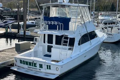 Egg Harbor 42 Convertible