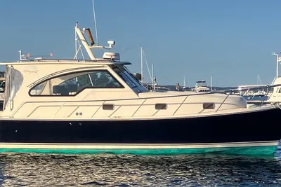 Mainship Pilot 34 Sedan