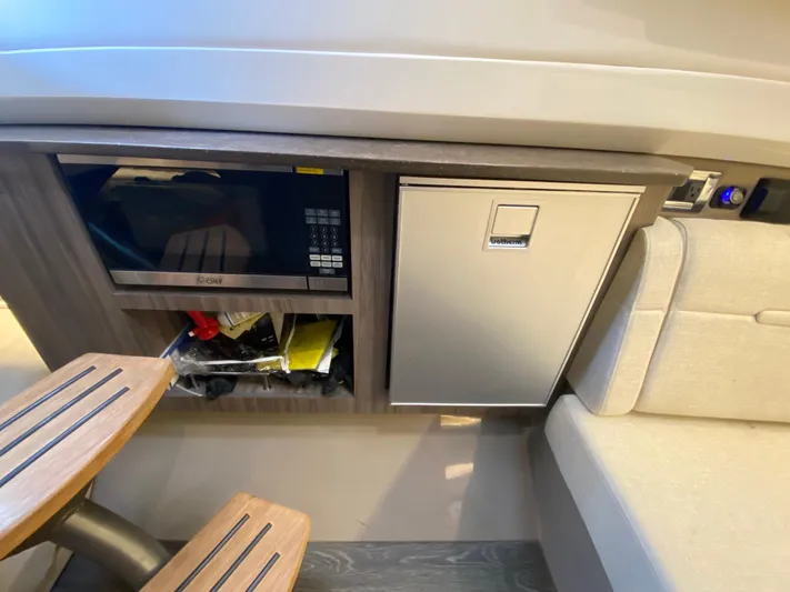 Cosmic Frontier Yacht Photos Pics 