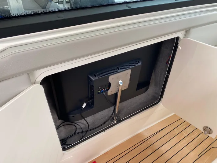 Cosmic Frontier Yacht Photos Pics 