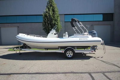 Zodiac Medline 6.8 NEO 200hp In Stock
