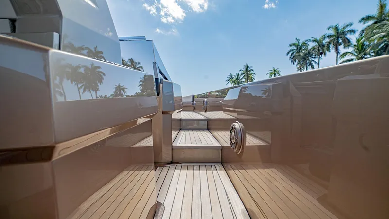 Tender Owl Yacht Photos Pics Teak Decks