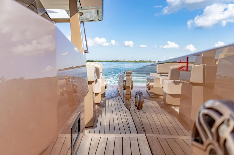 Tender Owl Yacht Photos Pics Spacious Side Decks