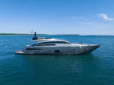 2017 90' Pershing-92 Palm Beach, FL, US