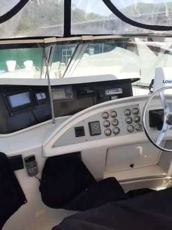1998 Bluewater Coastal Cruiser 520 Yacht