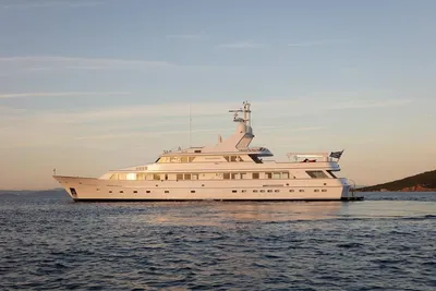 Feadship Custom 152'