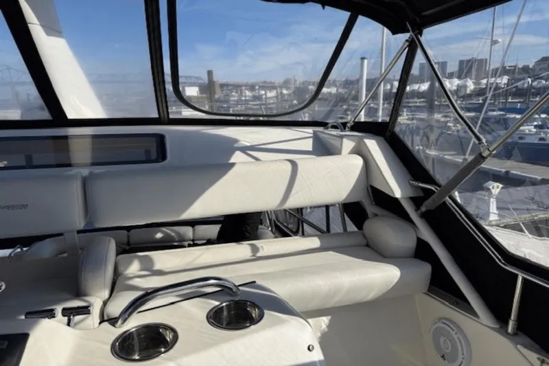 Living Room Yacht Photos Pics 