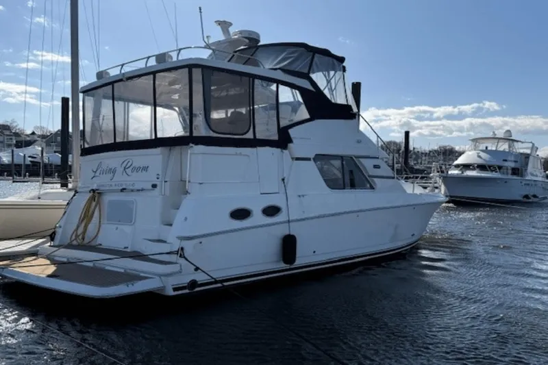 Living Room Yacht Photos Pics 