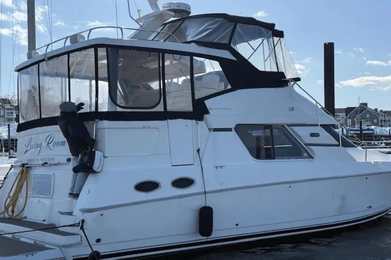 Living Room Yacht Photos Pics 