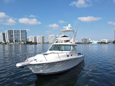 2012 38' Pursuit-OS 385 Offshore North Miami Beach, FL, US