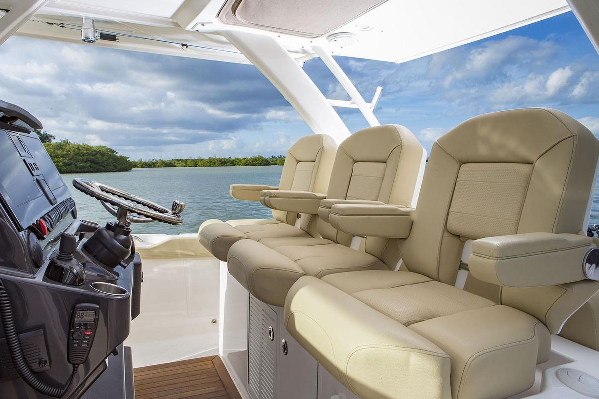 2019 Pursuit 42 
