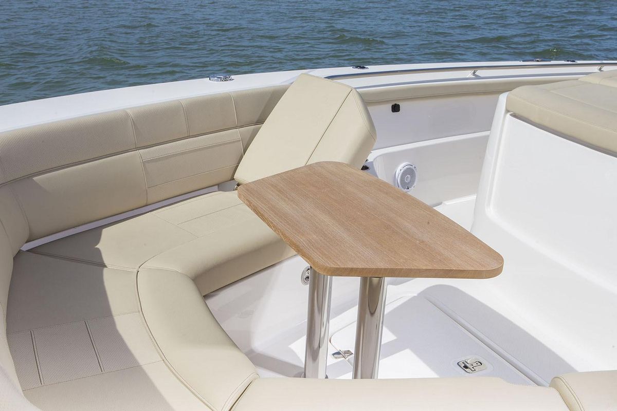 2019 Pursuit 42 